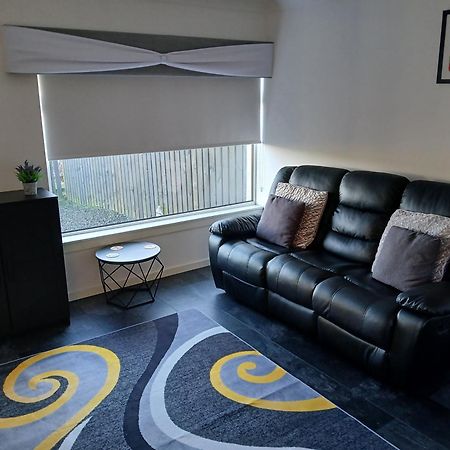 The Cottage - Hot Tub - Nr Glasgow - Self Check-In Coatbridge Eksteriør bilde