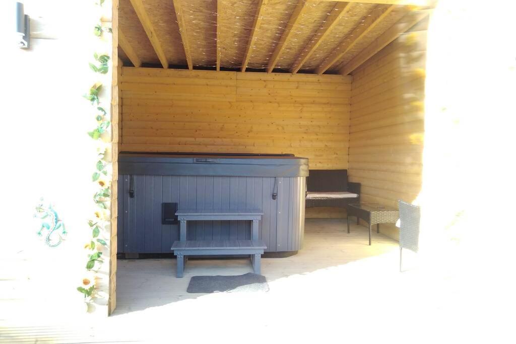 The Cottage - Hot Tub - Nr Glasgow - Self Check-In Coatbridge Eksteriør bilde