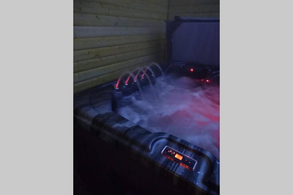 The Cottage - Hot Tub - Nr Glasgow - Self Check-In Coatbridge Eksteriør bilde